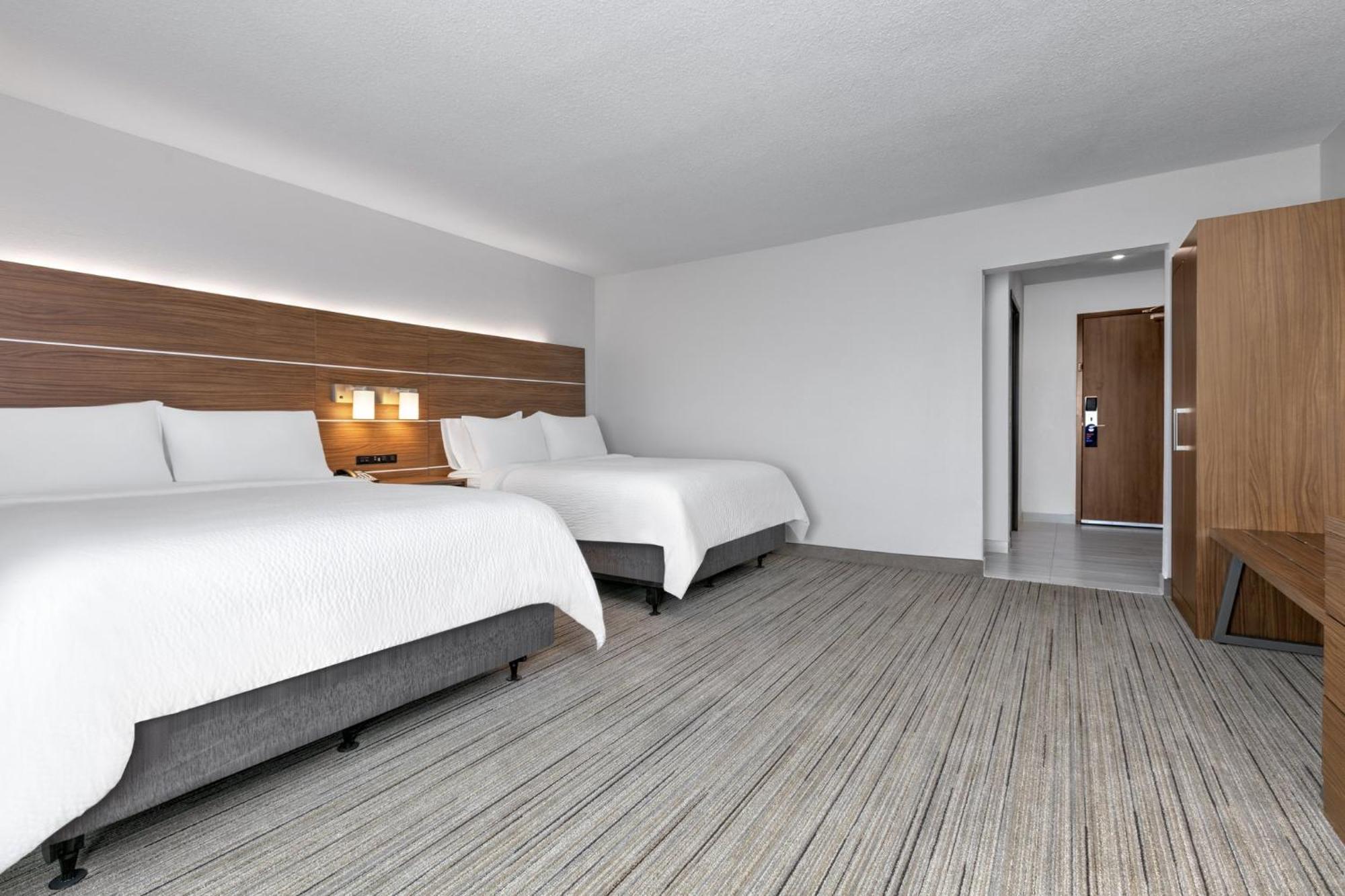 Holiday Inn Express - San Antonio East I-10 By Ihg Exterior photo